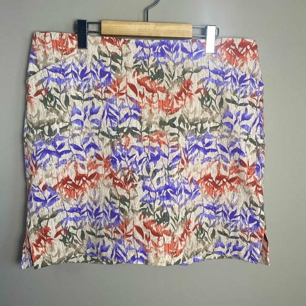 Northern Reflections Floral Print Skort in Cream, Blue & Rust